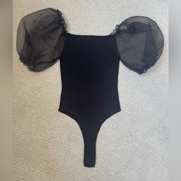 Astr the label Black bubble sleeve Bodysuit - Picture 7 of 9